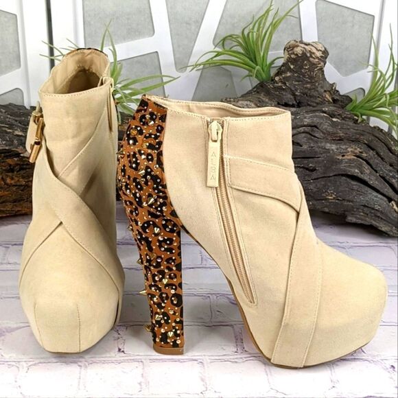 Alba Chunky Heel Spike Studded Platform Bootie - Picture 1 of 12